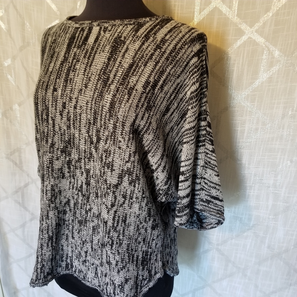 Domani Sweater Top Knit Womens Size Large Black White Frayed Hem